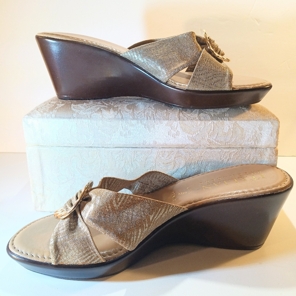 Italian Shoemakers Gold Wedge  Sandles sz 8.5
